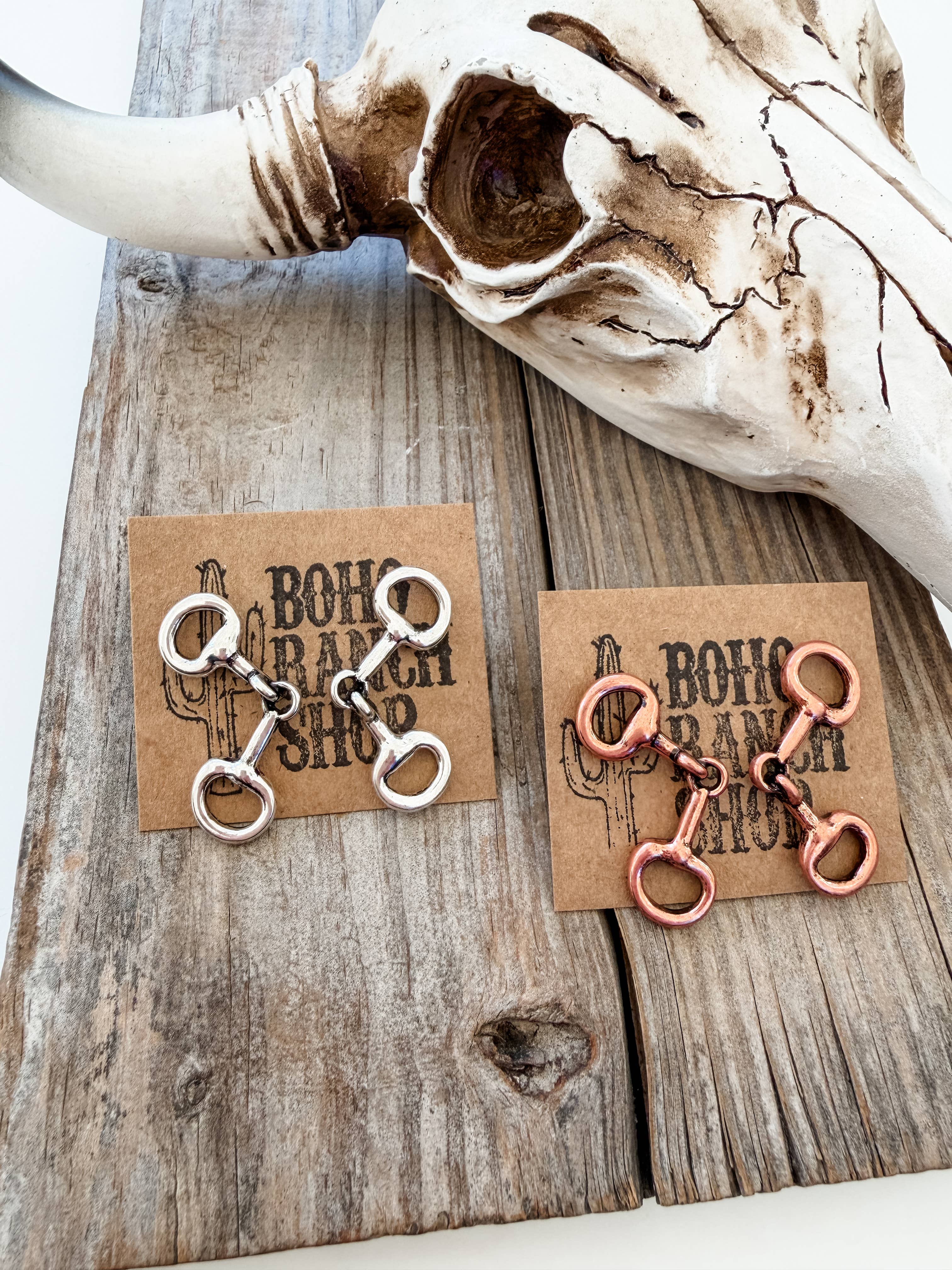 Western Post Horsebit Groove Earrings - silver | Copper